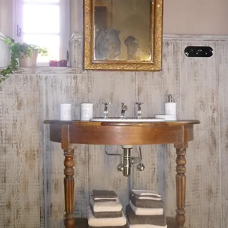 Rouge Eglantine Semesterbostad